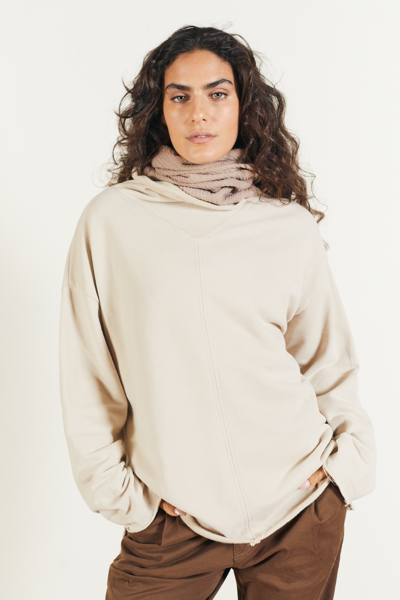 MADAM_BUBU_12_2510953