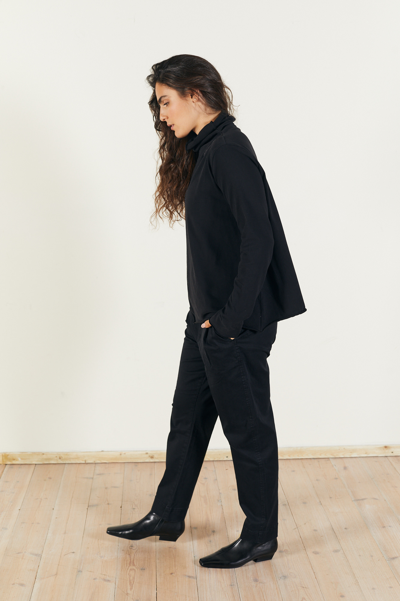 MADAM_BUBU_12_251079