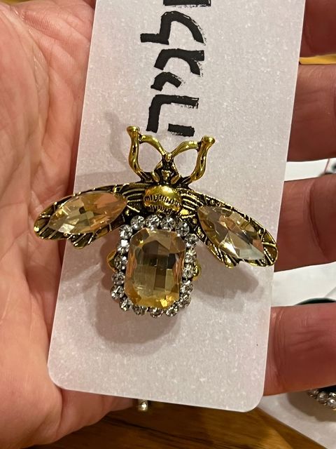 635a82b7-f824-4db4-a985-90a2d7a3eac5_480x640