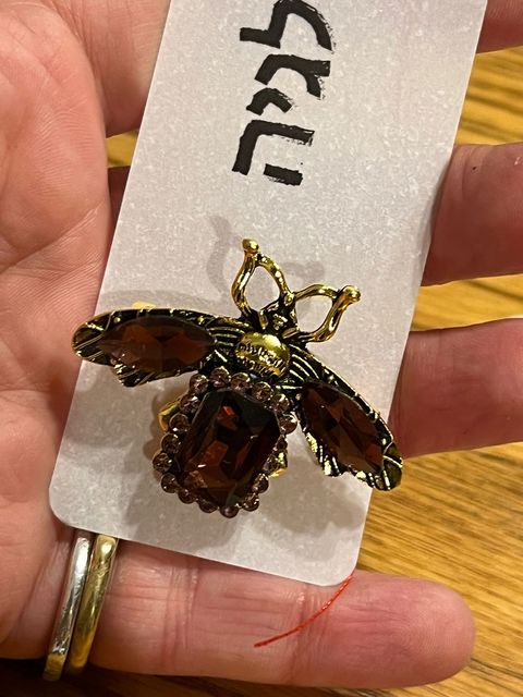 835e6a4a-12a5-4496-9959-22d89df746fa_480x640